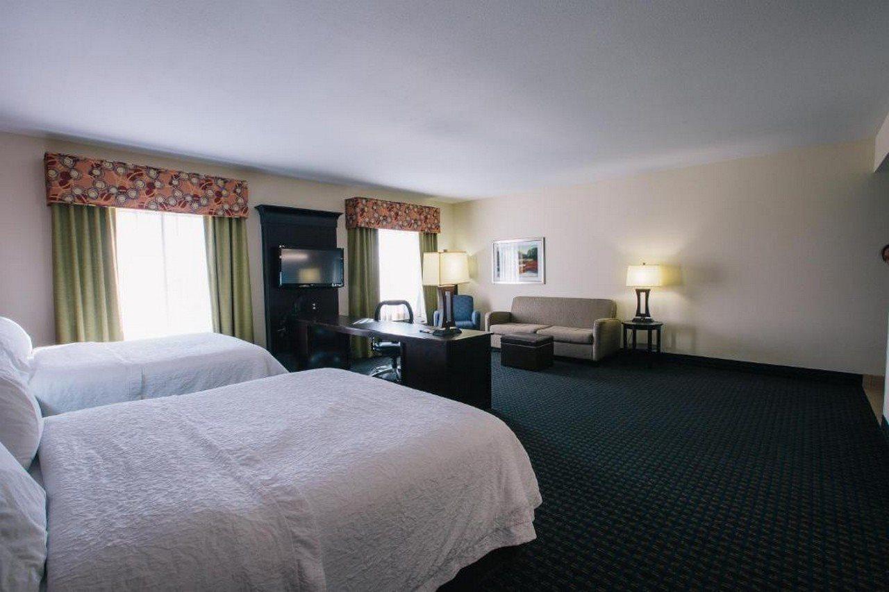 Hampton & Hotel Effingham